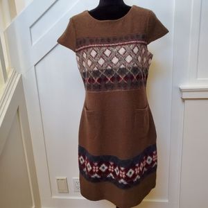 100% wool Olive green sheath dress front pockets short sleeve geometric